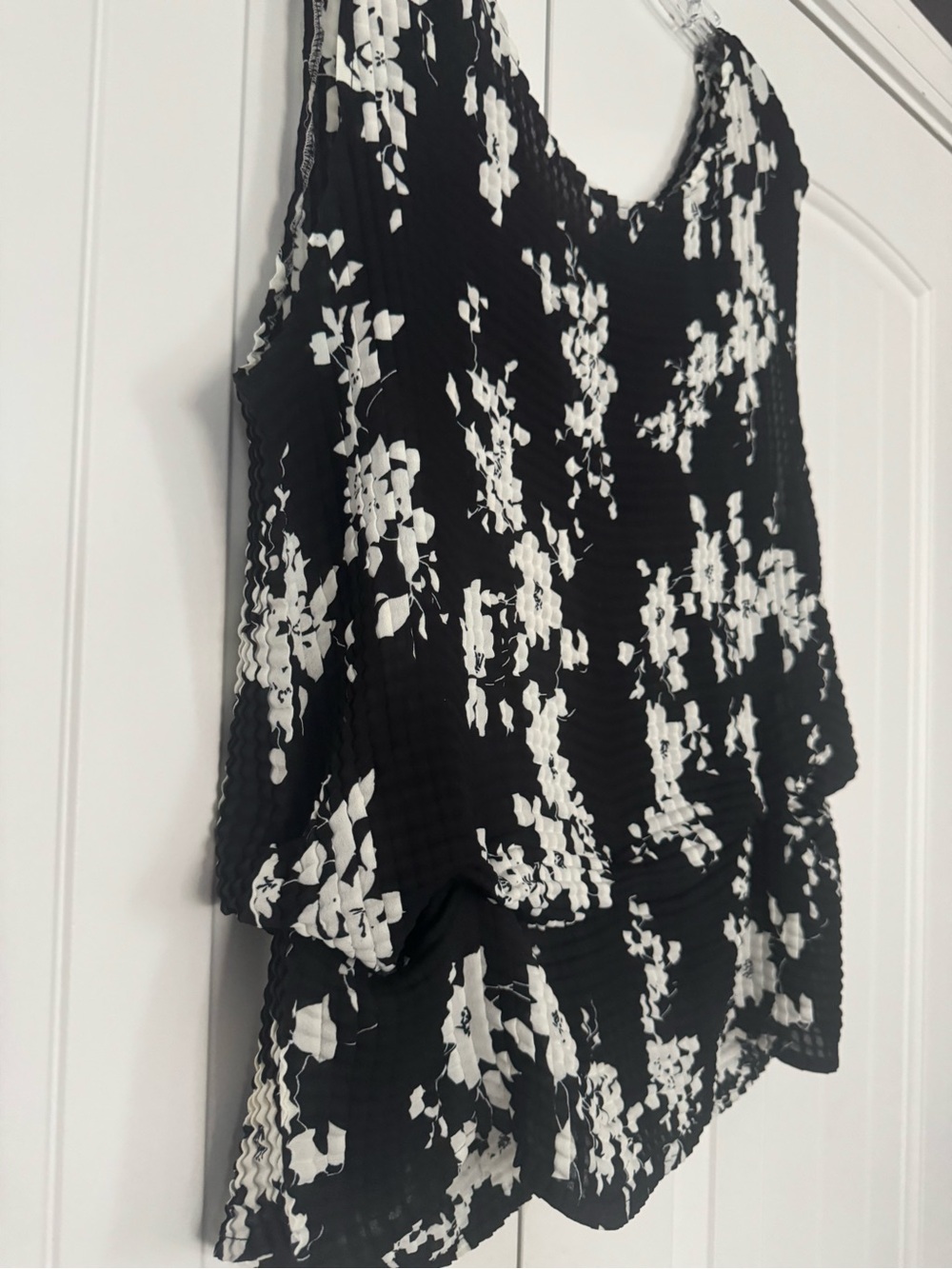Liz Claiborne Two pieces Black and White Floral Sheer Blouse - Picture 4 of 7